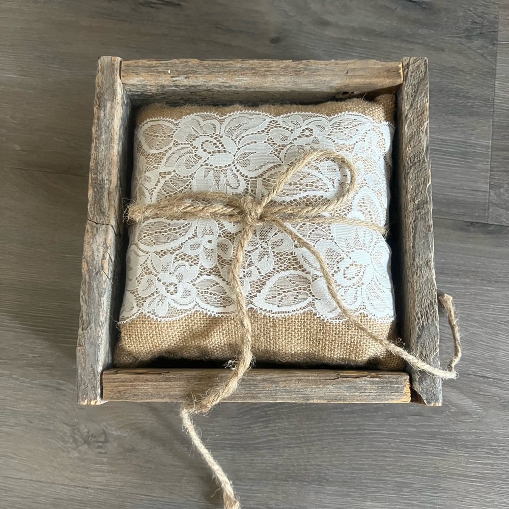 Ring bearer pillow with box